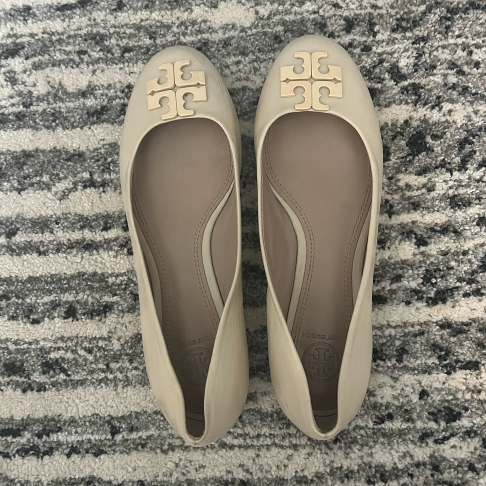 Tory Burch flats. Size 8.